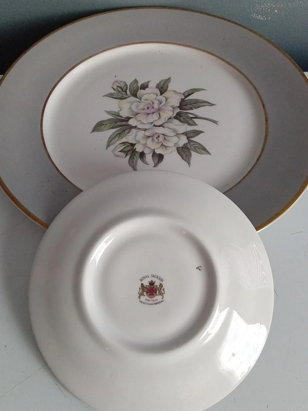 Floral Gold-Trim Dinner Plate and Bowl Set - Gray and White